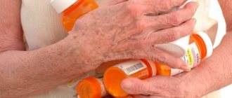 Лечить запор в пожилом возрасте можно не только с помощью лекарств, но и с помощью народных средств, диеты и упражнений